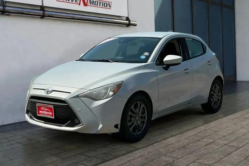 2020 Toyota Yaris Sedan XLE