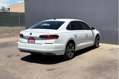 2022 Volkswagen Passat 2.0T SE