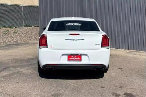 2018 Chrysler 300 Touring