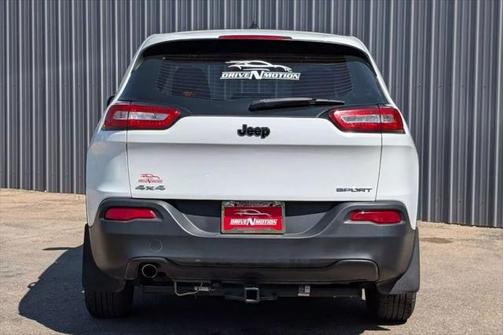 2017 Jeep Cherokee Sport