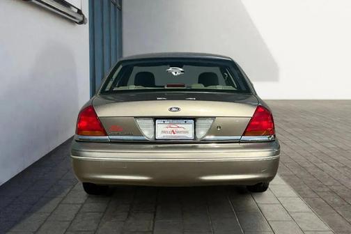 2003 Ford Crown Victoria LX
