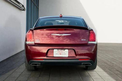 2018 Chrysler 300 S