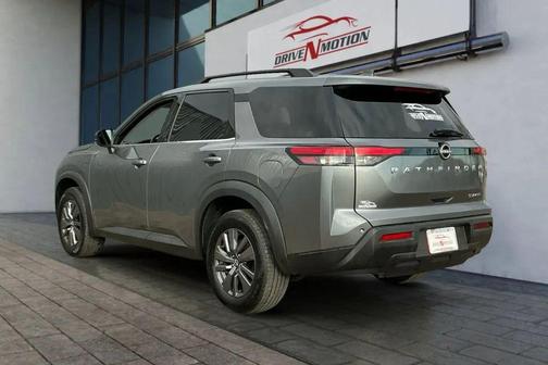 2022 Nissan Pathfinder SV 4WD
