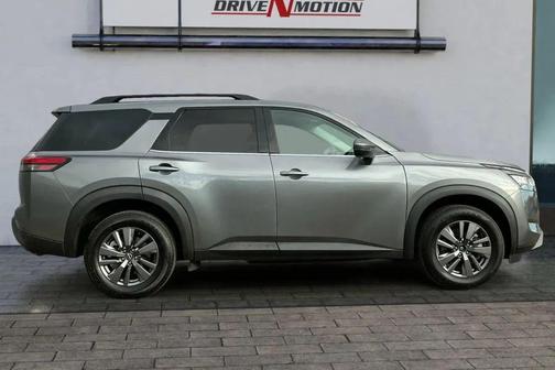 2022 Nissan Pathfinder SV 4WD