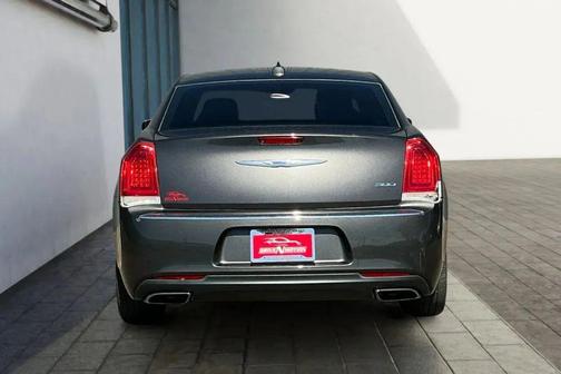 2018 Chrysler 300 Limited