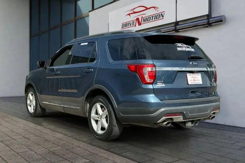 Blue Metallic 2018 Ford Explorer XLT
