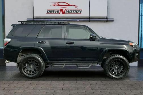 2018 Toyota 4Runner SR5 Sport Utility 4D