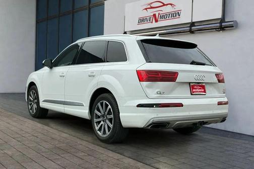White 2018 Audi Q7 2.0T Premium Plus