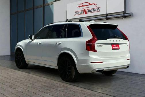 2018 Volvo XC90 T6 Momentum