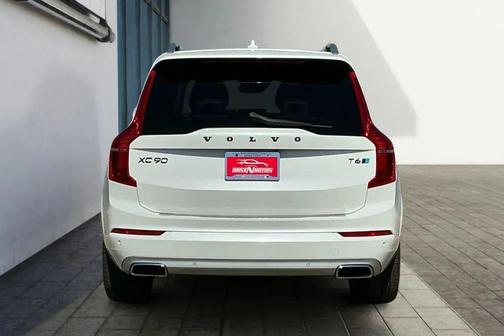 2018 Volvo XC90 T6 Momentum