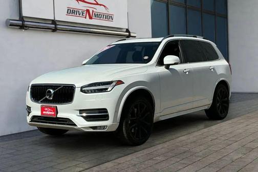 2018 Volvo XC90 T6 Momentum