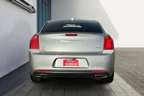 2017 Chrysler 300 Limited