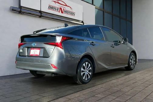 2021 Toyota Prius XLE