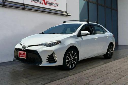 Super White 2017 Toyota Corolla SE