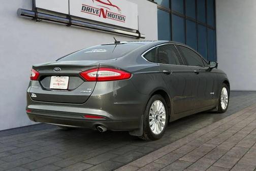 2015 Ford Fusion Hybrid SE