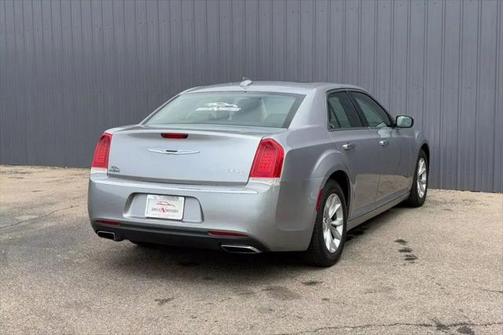 2016 Chrysler 300C Base