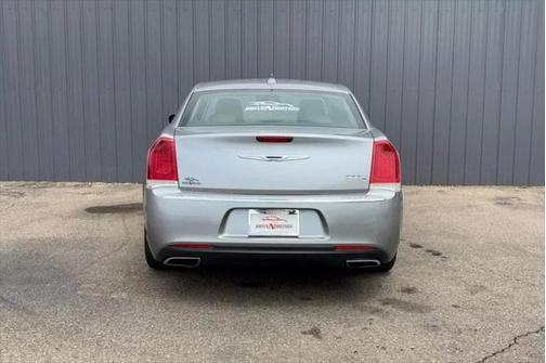 2016 Chrysler 300C Base