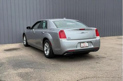 2016 Chrysler 300C Base