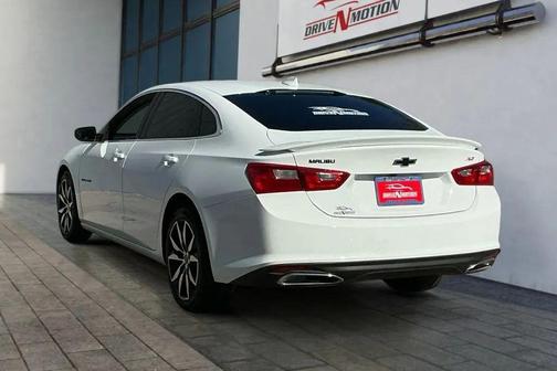 Summit White 2022 Chevrolet Malibu FWD RS