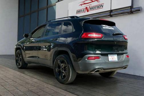 Diamond Black Crystal Pearlcoat 2018 Jeep Cherokee Latitude