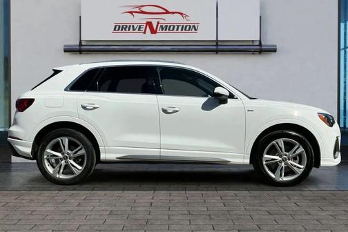Ibis White 2022 Audi Q3 45 S line Premium