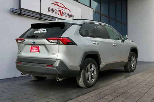 2022 Toyota RAV4 Hybrid XLE