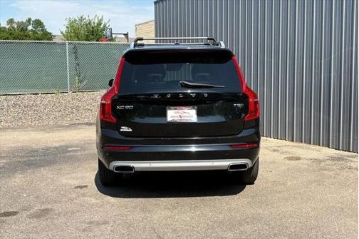 2016 Volvo XC90 T6 Momentum