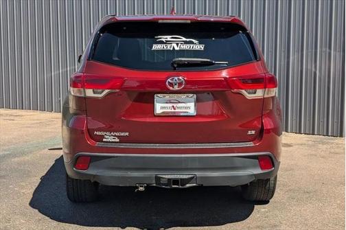 2017 Toyota Highlander SE