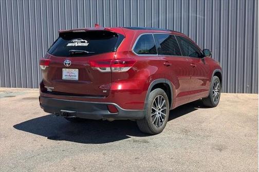 2017 Toyota Highlander SE