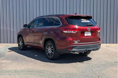 2017 Toyota Highlander SE