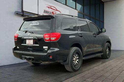 2016 Toyota Sequoia SR5