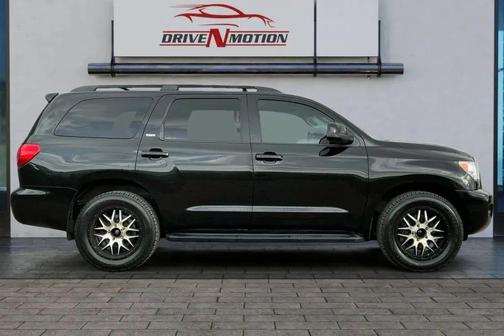 2016 Toyota Sequoia SR5