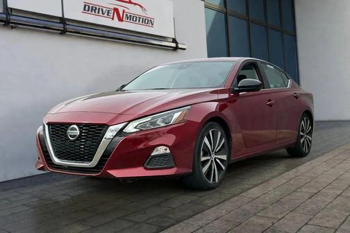 2022 Nissan Altima SR FWD