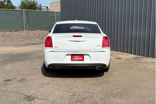 2018 Chrysler 300 Touring