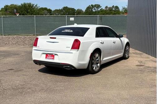 2018 Chrysler 300 Touring