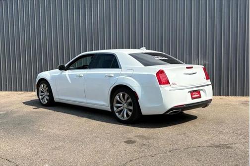 2018 Chrysler 300 Touring