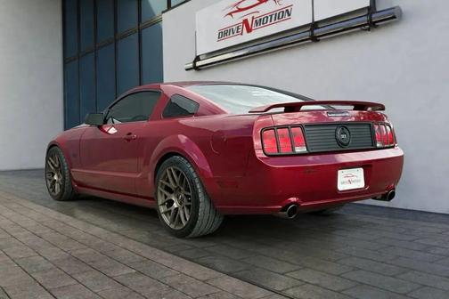 2005 Ford Mustang GT Premium