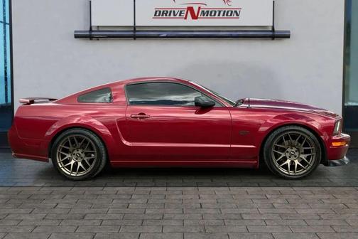 2005 Ford Mustang GT Premium
