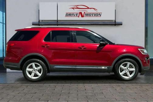 Red 2018 Ford Explorer XLT