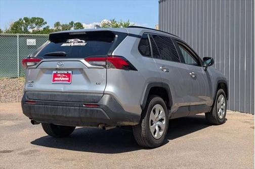 2020 Toyota RAV4 LE