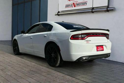 2017 Dodge Charger SE