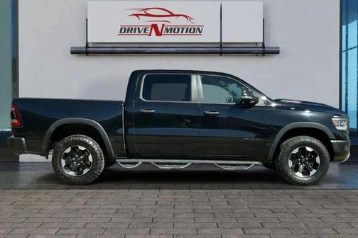 Diamond Black Crystal Pearlcoat 2022 RAM 1500 Rebel
