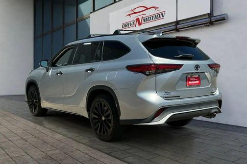 Celestial Silver Metallic 2023 Toyota Highlander XSE