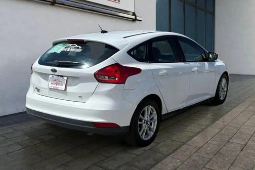 White Gold 2018 Ford Focus SE