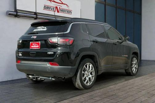 2022 Jeep Compass Latitude Lux
