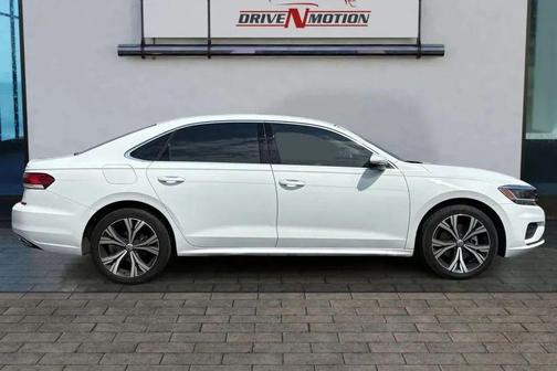 2022 Volkswagen Passat 2.0T SE