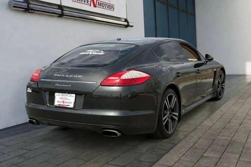 Luxor Beige Metallic 2012 Porsche Panamera 4