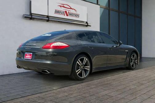 Luxor Beige Metallic 2012 Porsche Panamera 4