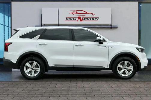Glacial White Pearl 2021 Kia Sorento LX