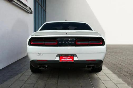 White Knuckle Clearcoat 2020 Dodge Challenger SXT